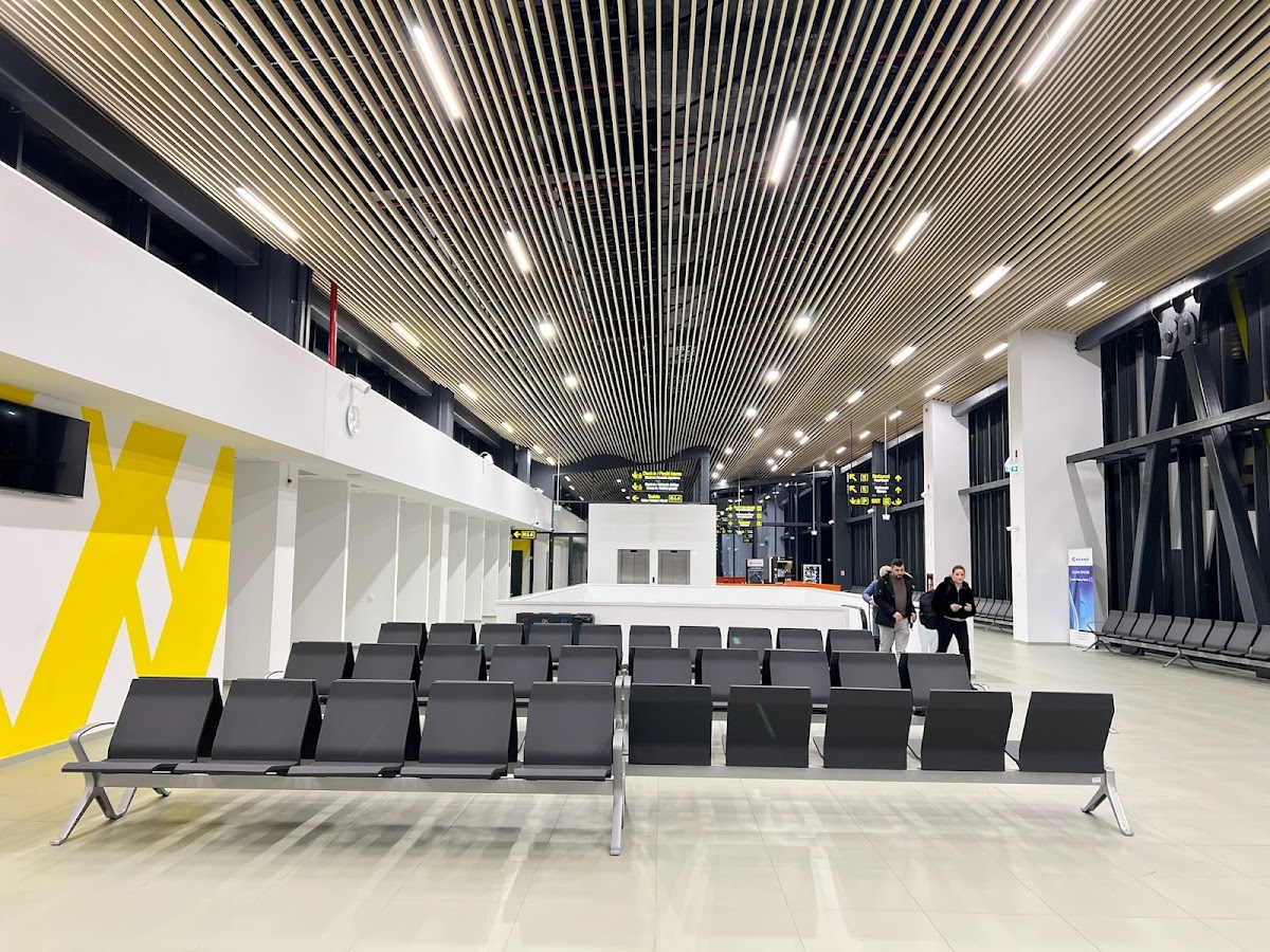 Brașov-Ghimbav Nemzetközi Repülőtér - foto 3
