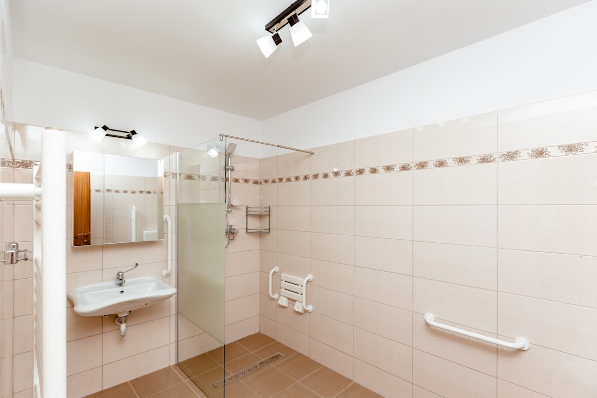 Armonia Parc • premium elderly care home Braila • private nursing home • elderly care center Romania - foto 3