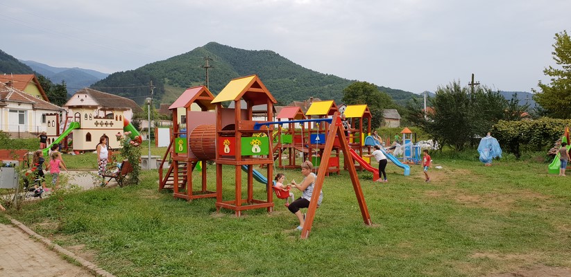 Art Decor - Városi Bútorok Gyártója - foto 4