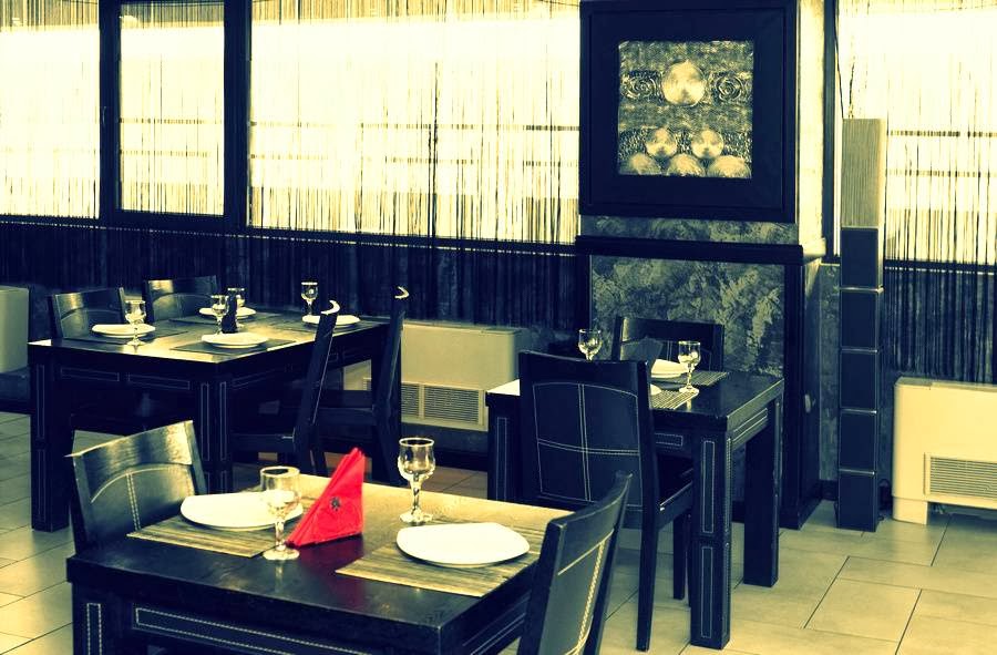 Avis Hotel