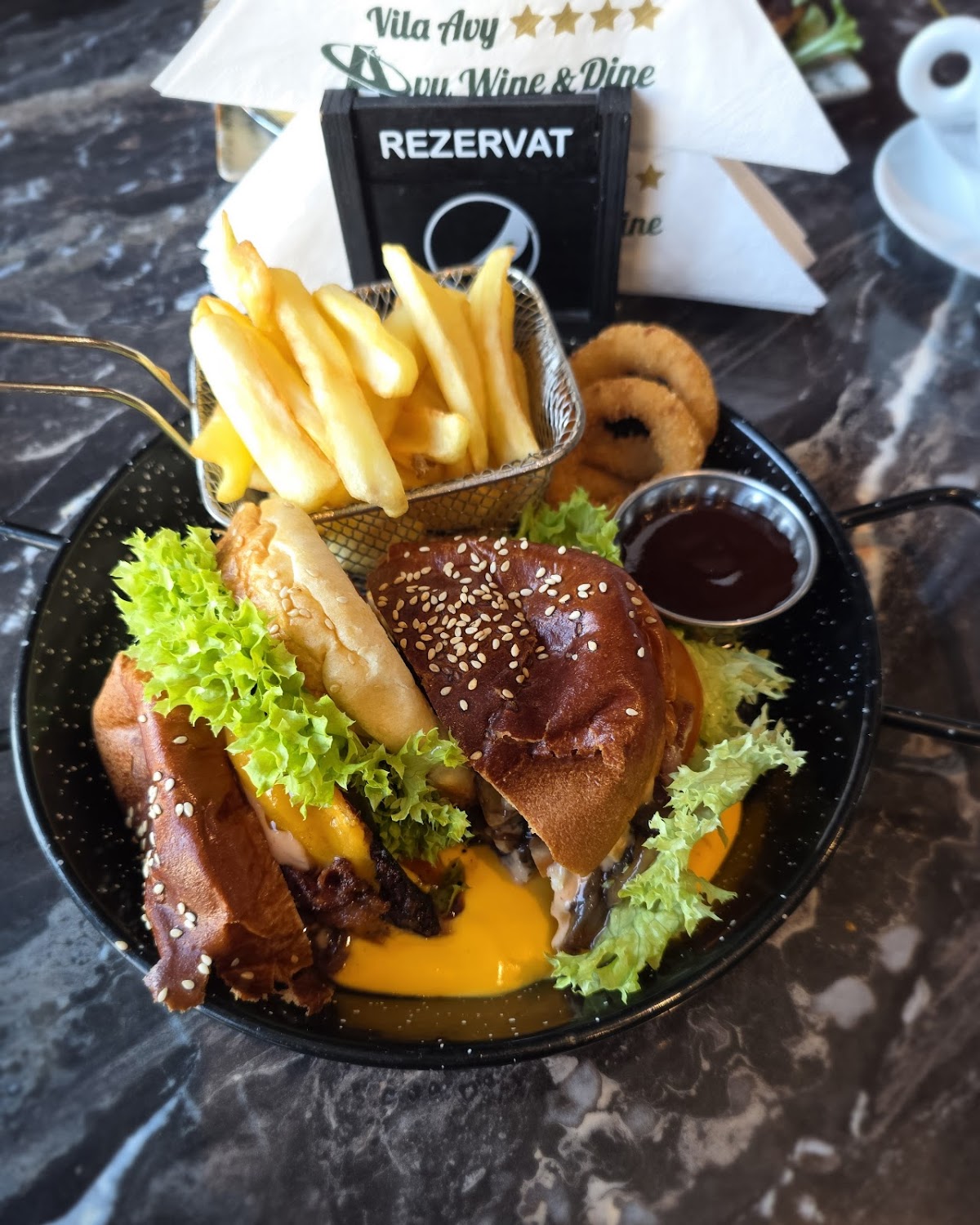 Avy Wine & Dine - foto 3