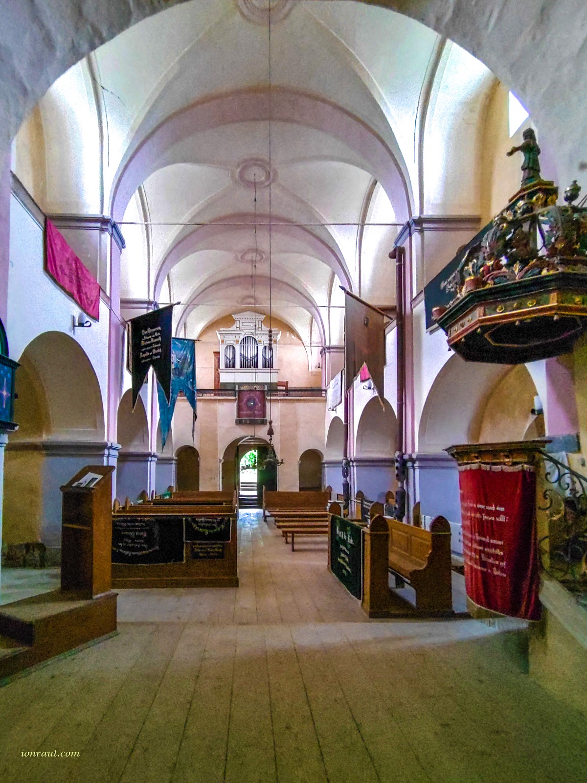 Bazilica Evanghelică Fortificată - foto 2