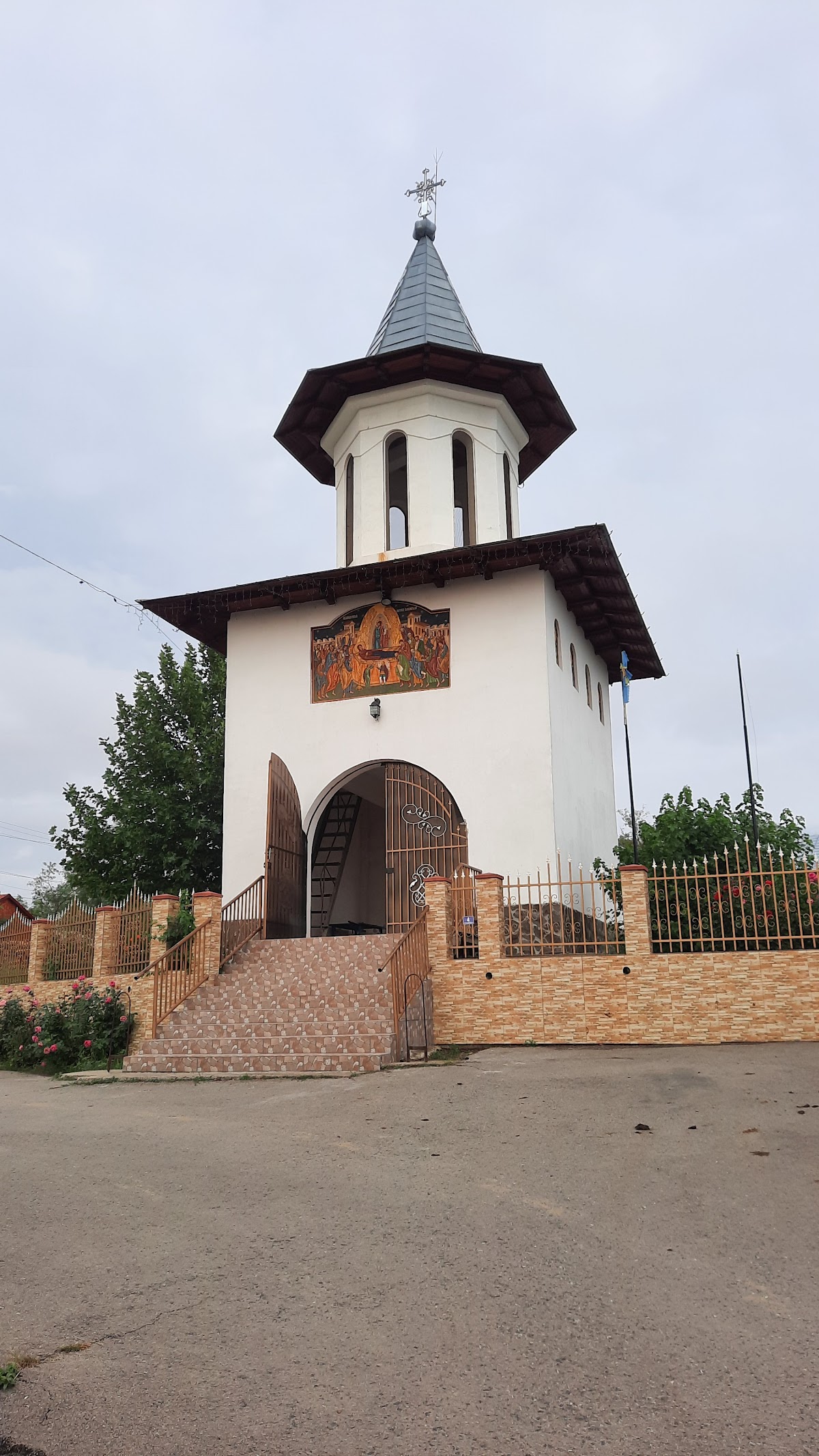 Biserica „Adormirea Maicii Domnului“ Cudalbi - foto 2