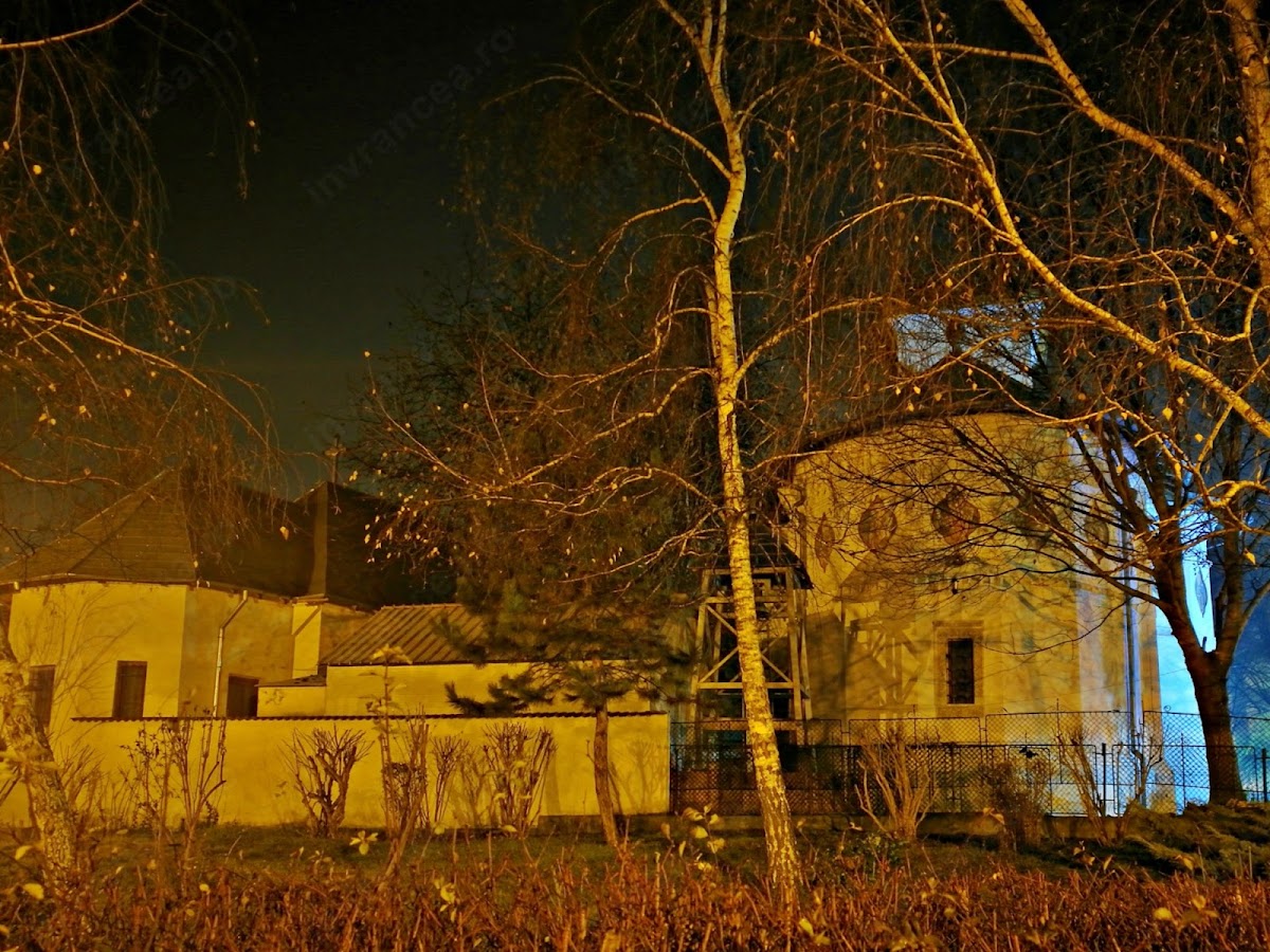 Iglesia de la Dormición de la Madre de Dios - Donie - foto 2