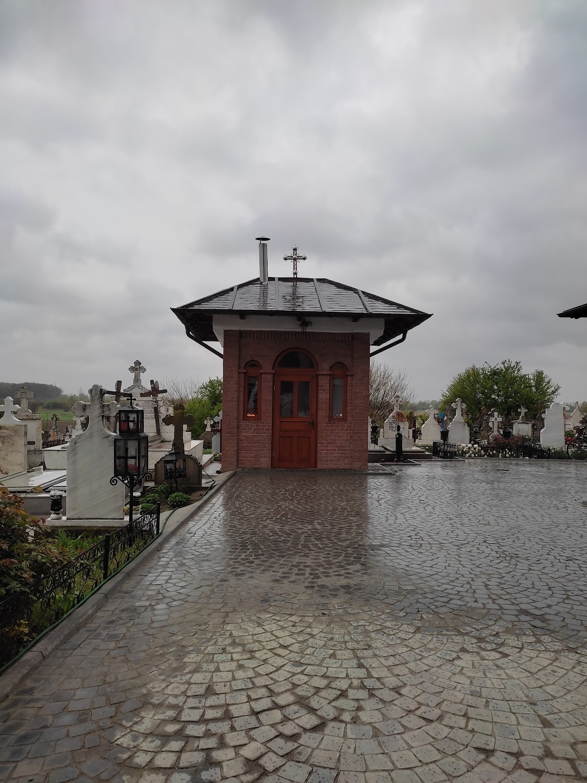 Biserica "Adormirea Maicii Domnului" Jilava, Mierlari - foto 5