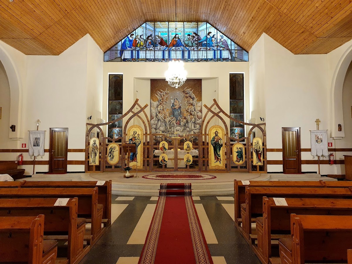 Église de l'Assomption de la Vierge Marie Oradea - foto 2