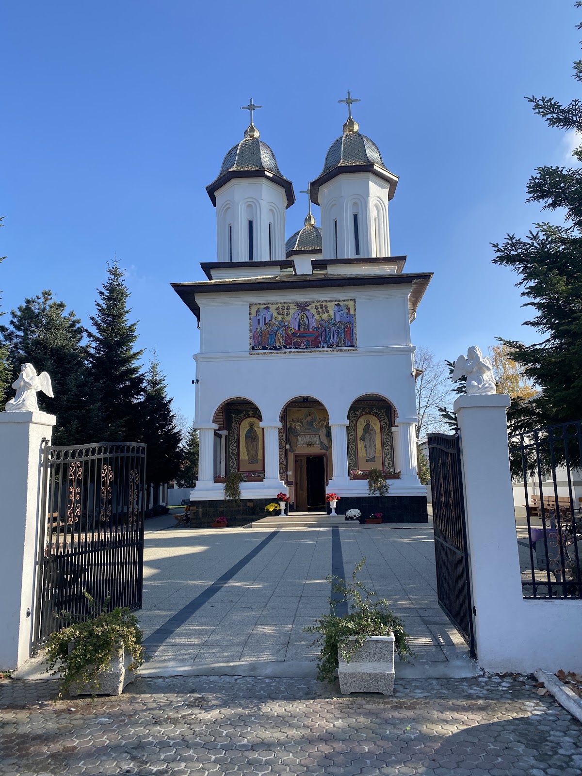 Biserica Adormirea Maicii Domnului Pipera