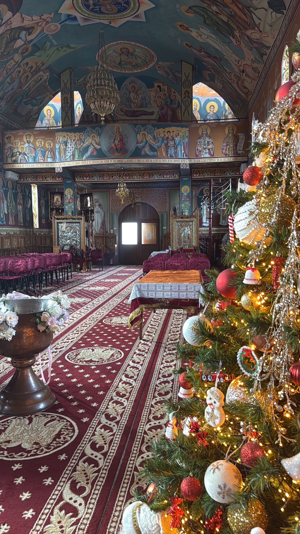 Biserica Adormirea Maicii Domnului si Sf. Cuvioasa Parascheva
