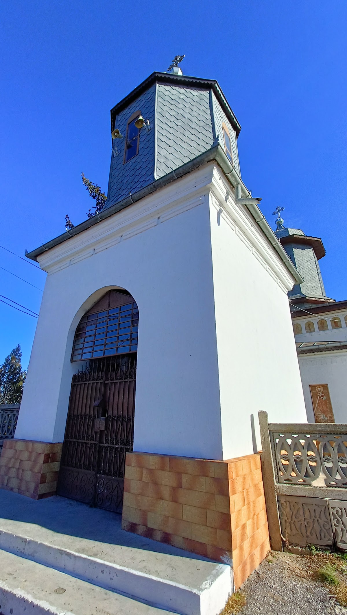 Kirche der Entschlafung der Gottesmutter Târgu Bujor - foto 3