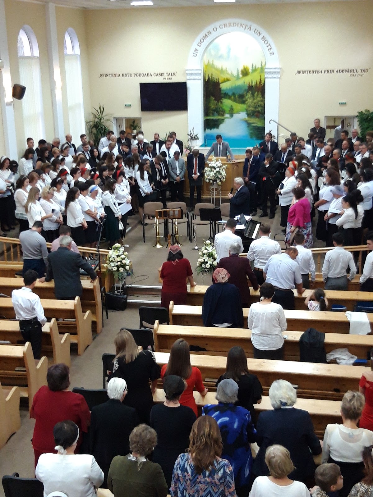 Biserica Baptistă Emanuel - foto 2