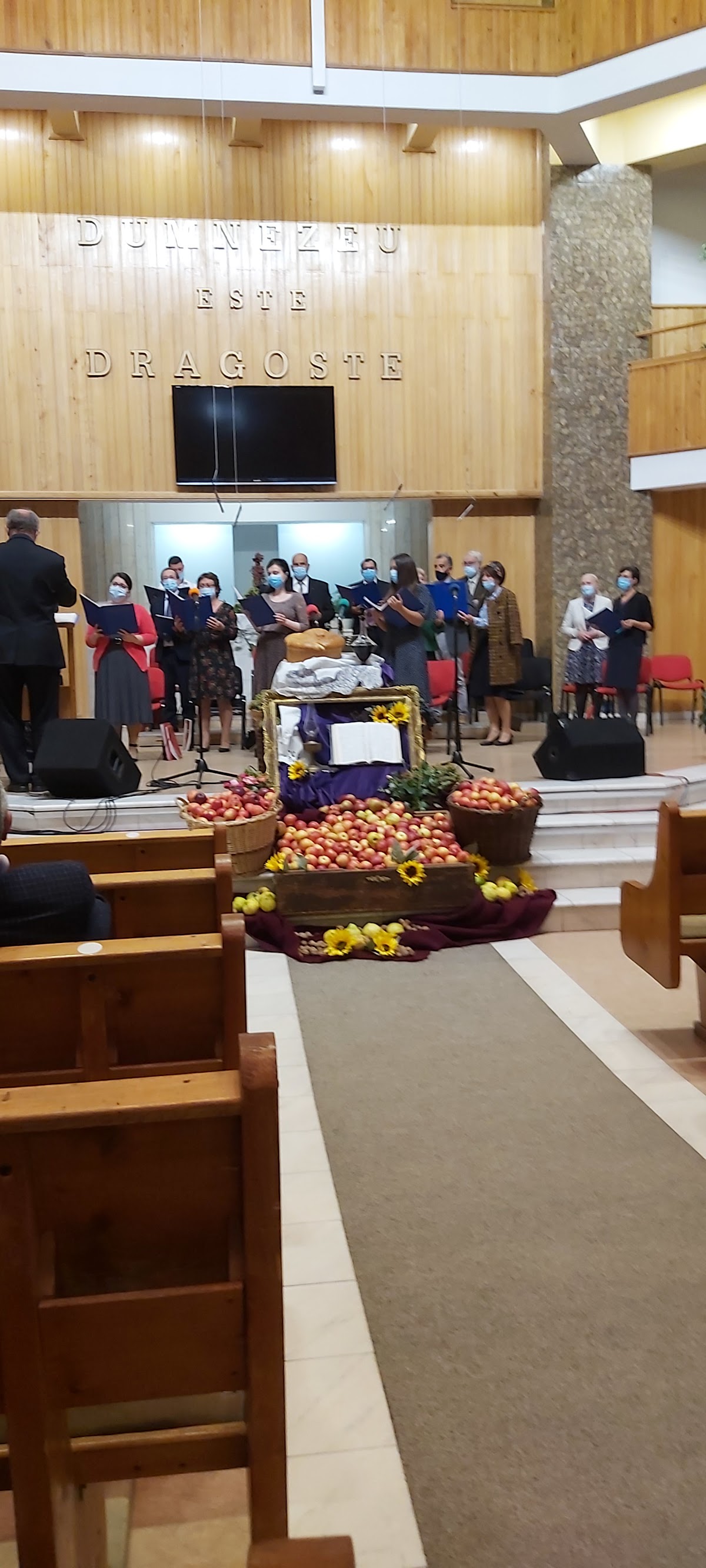 Biserica Baptistă Sfânta Treime - foto 3
