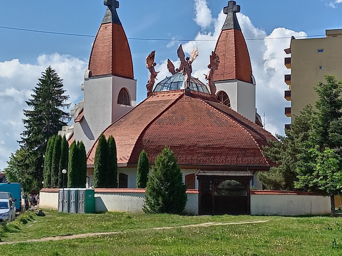 Biserica catolică Millennium - foto 3