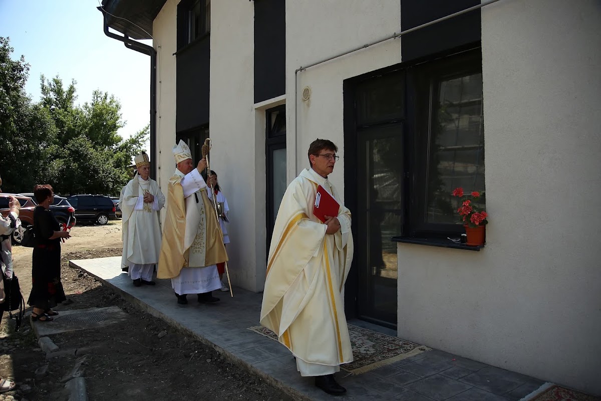 Biserica catolică Sfânta Elena - foto 3