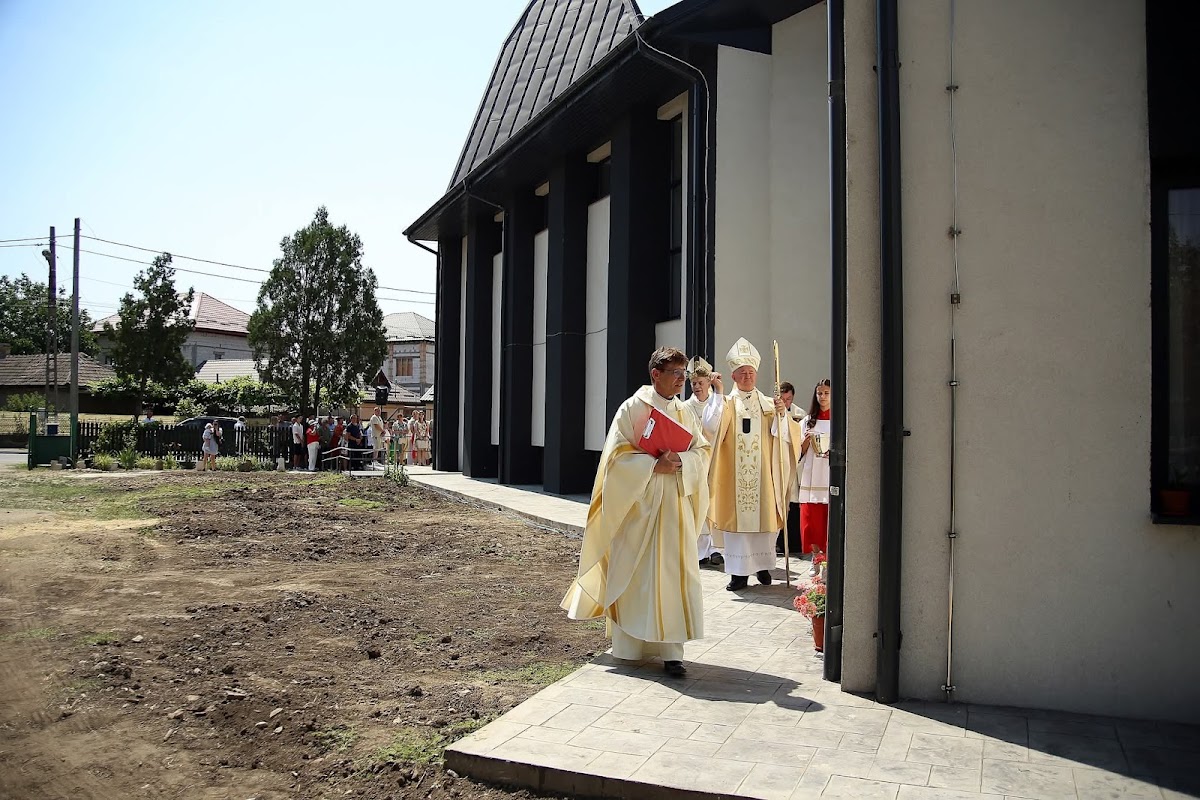 Biserica catolică Sfânta Elena - foto 4