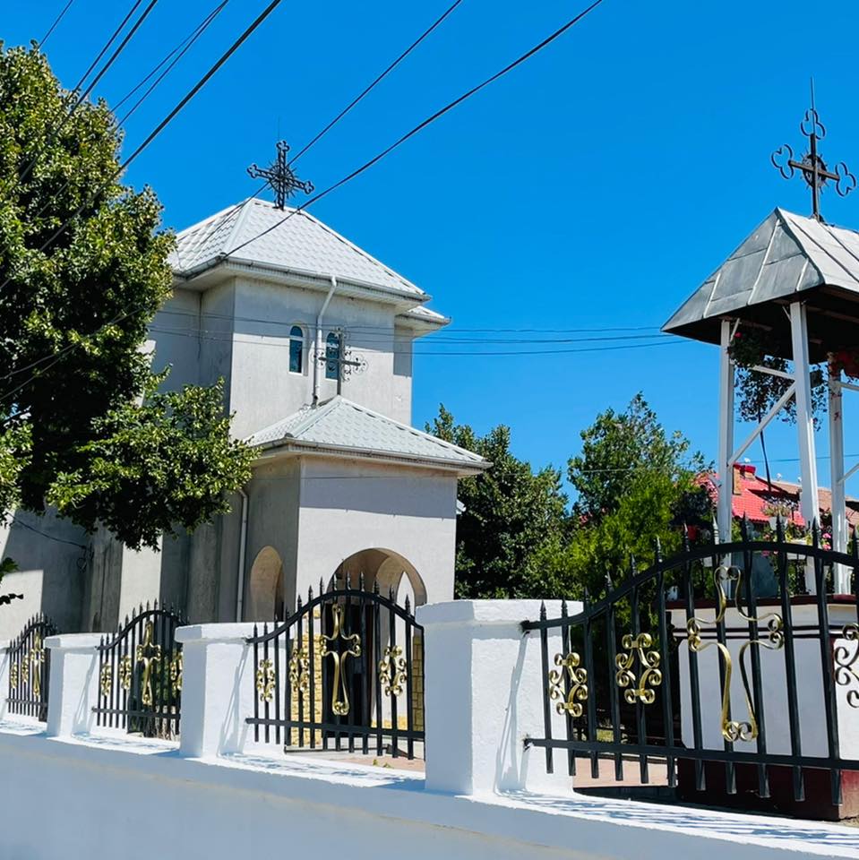 Biserica Crestin Ortodoxa Sfantul Gheorghe - foto 3