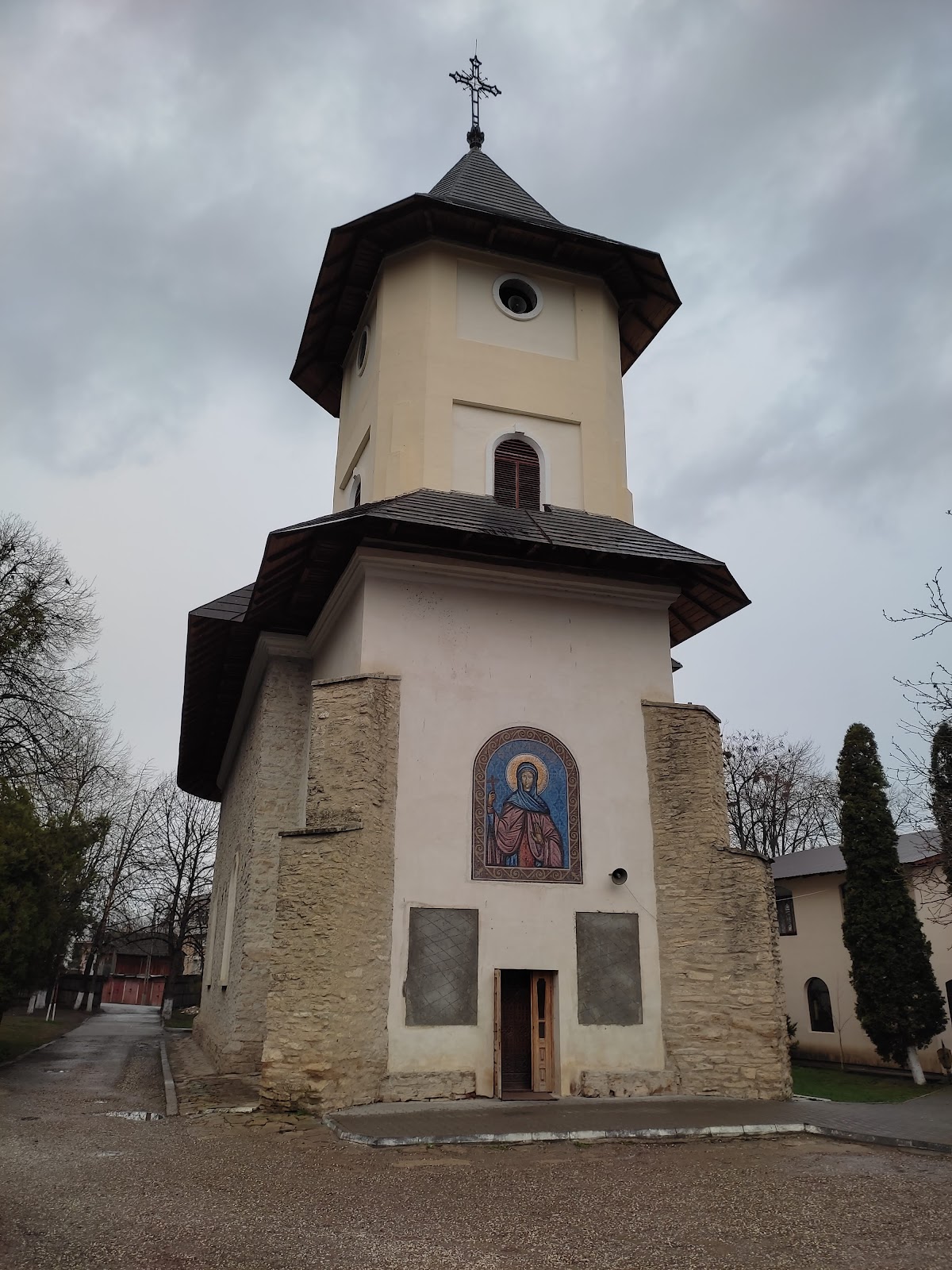 Biserica Cuvioasa Parascheva - foto 1