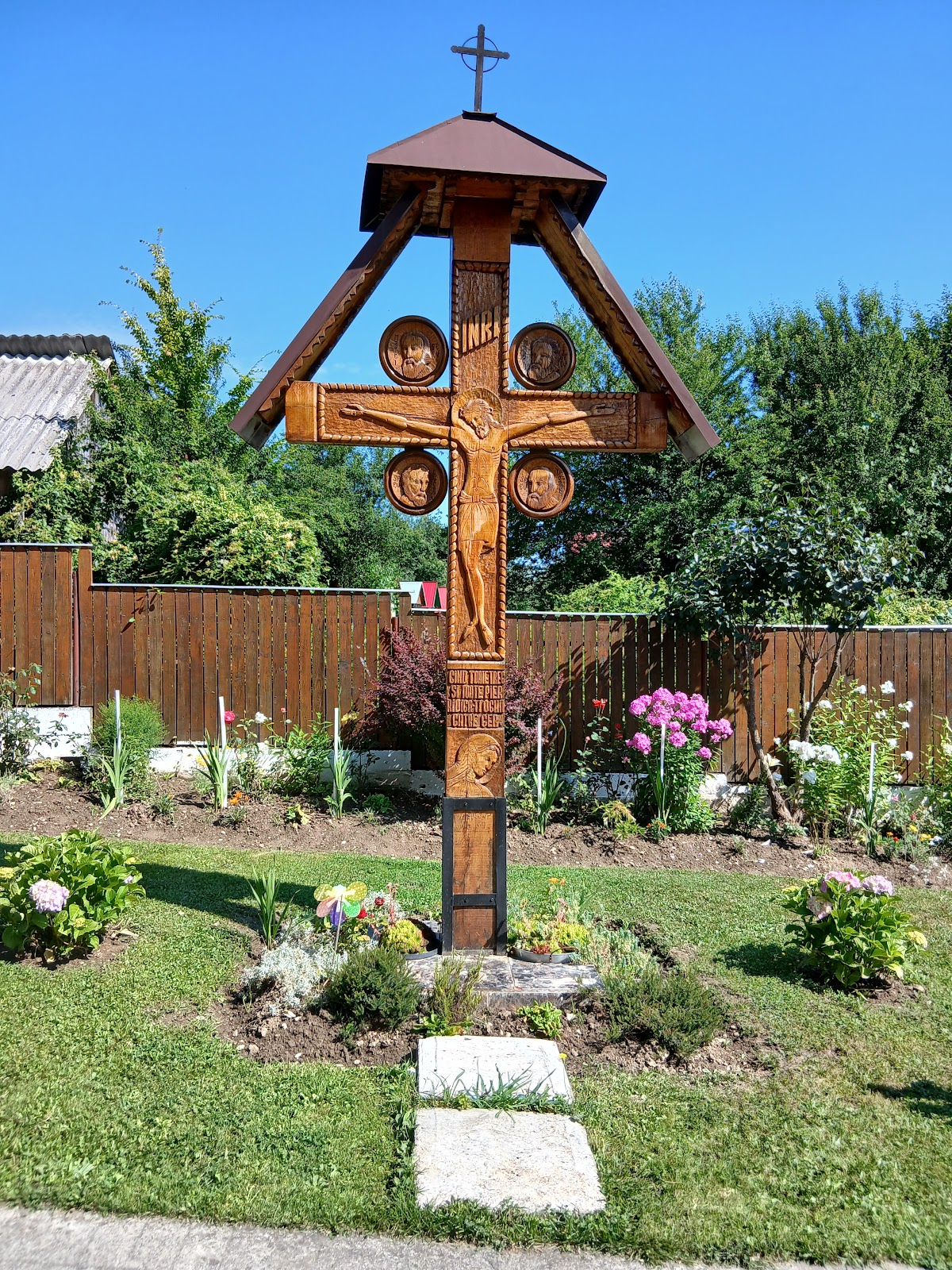 Biserica Cuvioasa Parascheva Victoria - foto 1