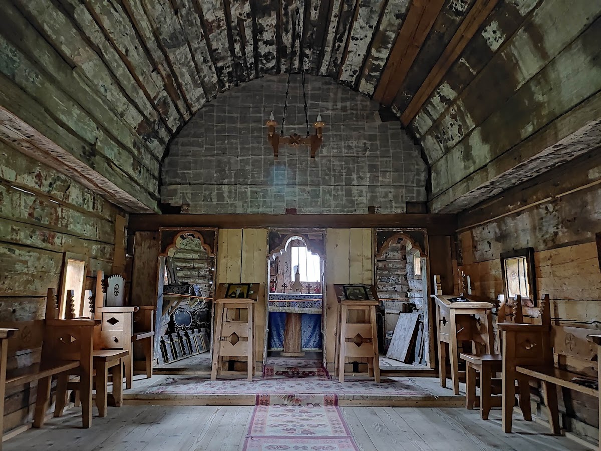 Biserica de Lemn Adormirea Maicii Domnului a Fostei Mănăstiri Izvorul Negru - foto 2