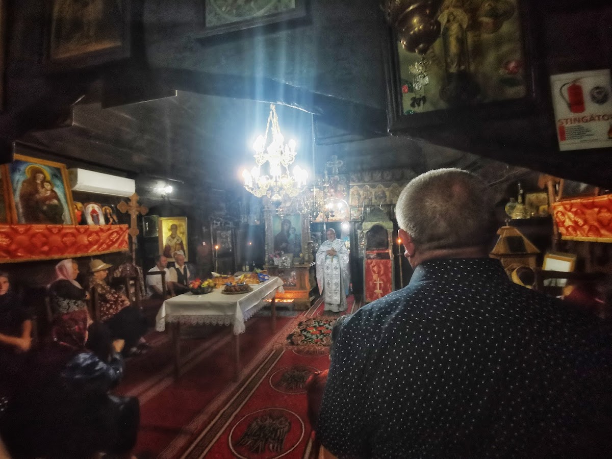Biserica de lemn Sf. Dumitru - foto 3