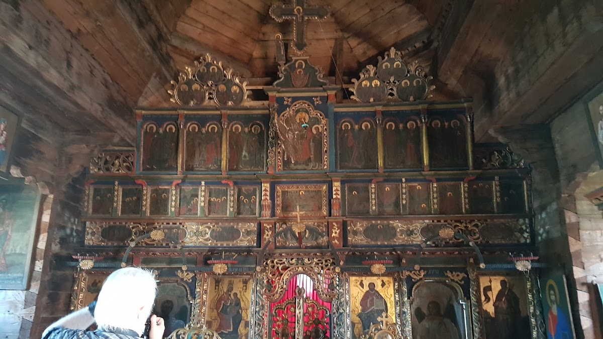Biserica de Lemn Sfântul Dumitru - foto 2