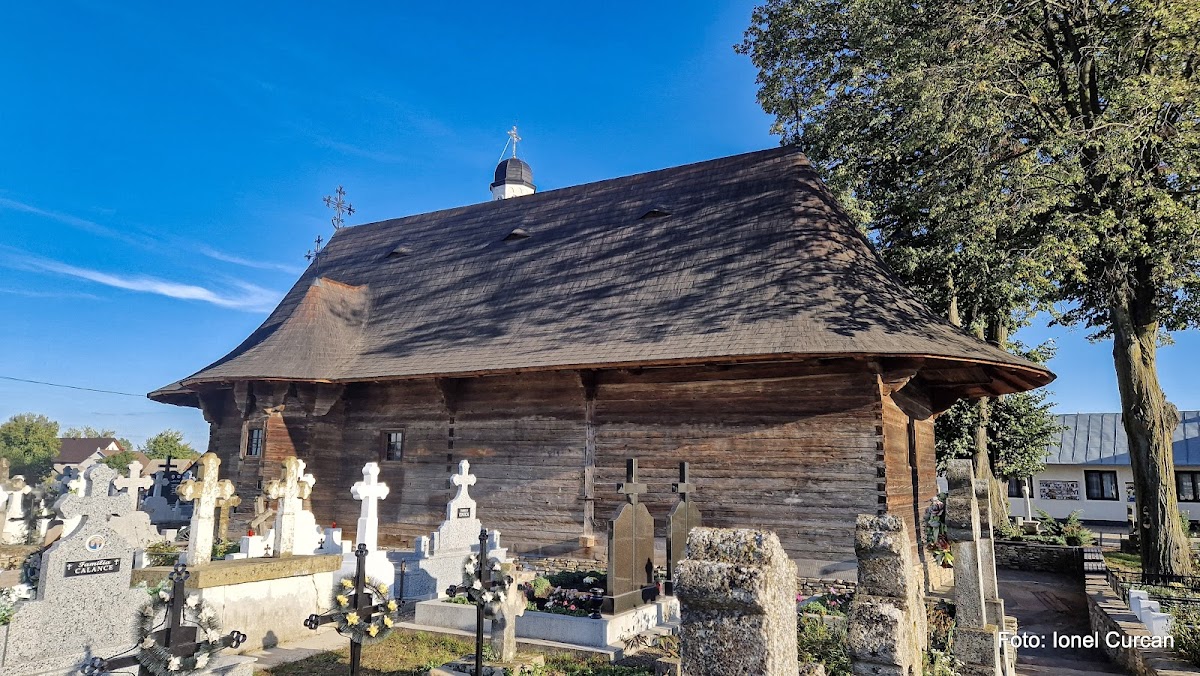 Biserica de Lemn Sfântul Dumitru - foto 5