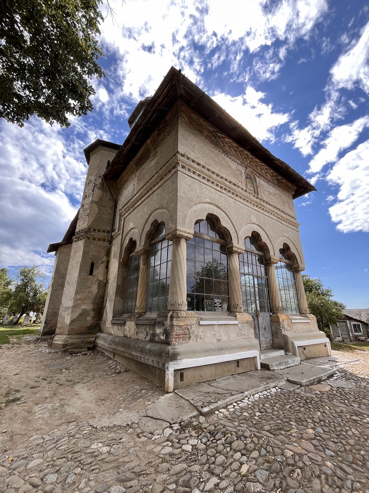 Biserica Doicești - foto 2