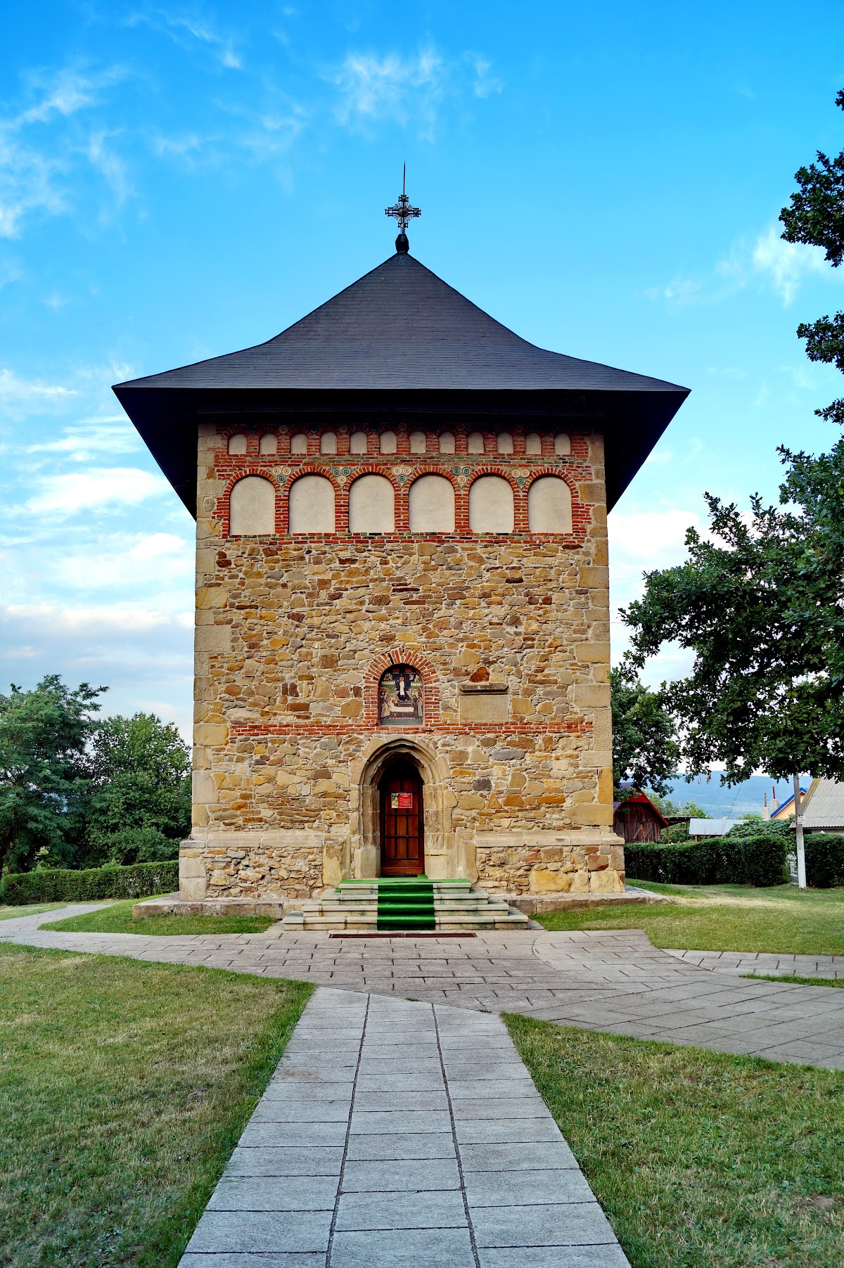 Biserica Domnească din Borzești - foto 2