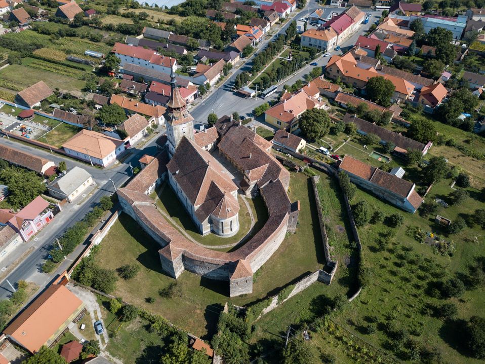 Sânpetru Erődített Temploma