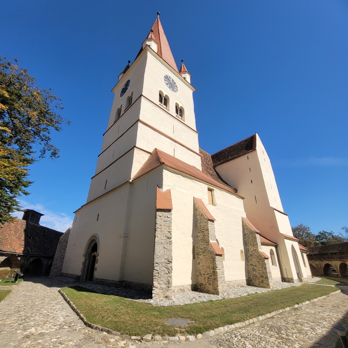 Biserica Fortificată Sfânta Walpurga - foto 3