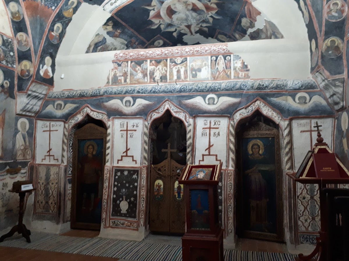 Biserica Fostul Schit din Vii - foto 2