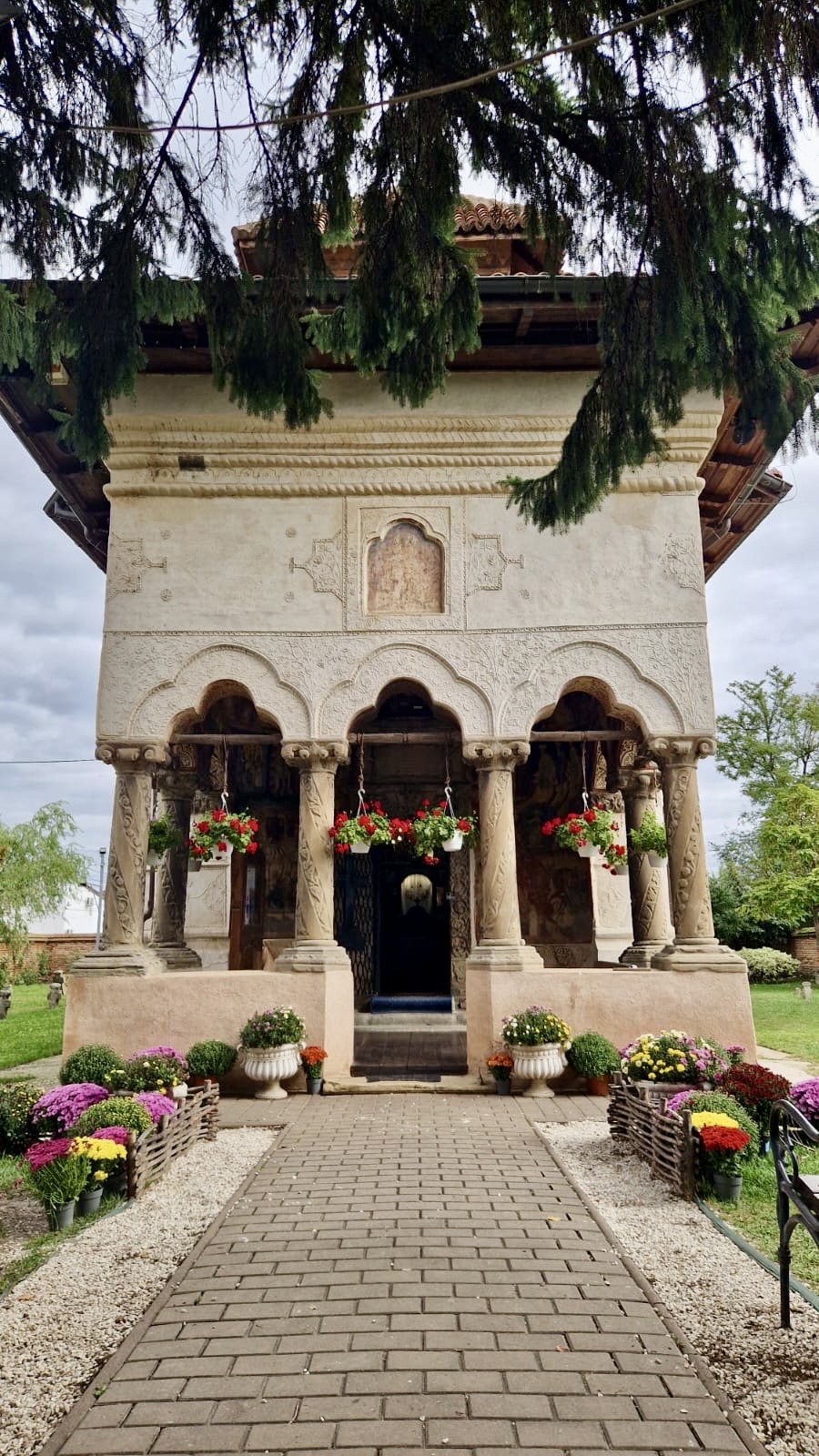 Biserica Fundenii Doamnei - foto 2