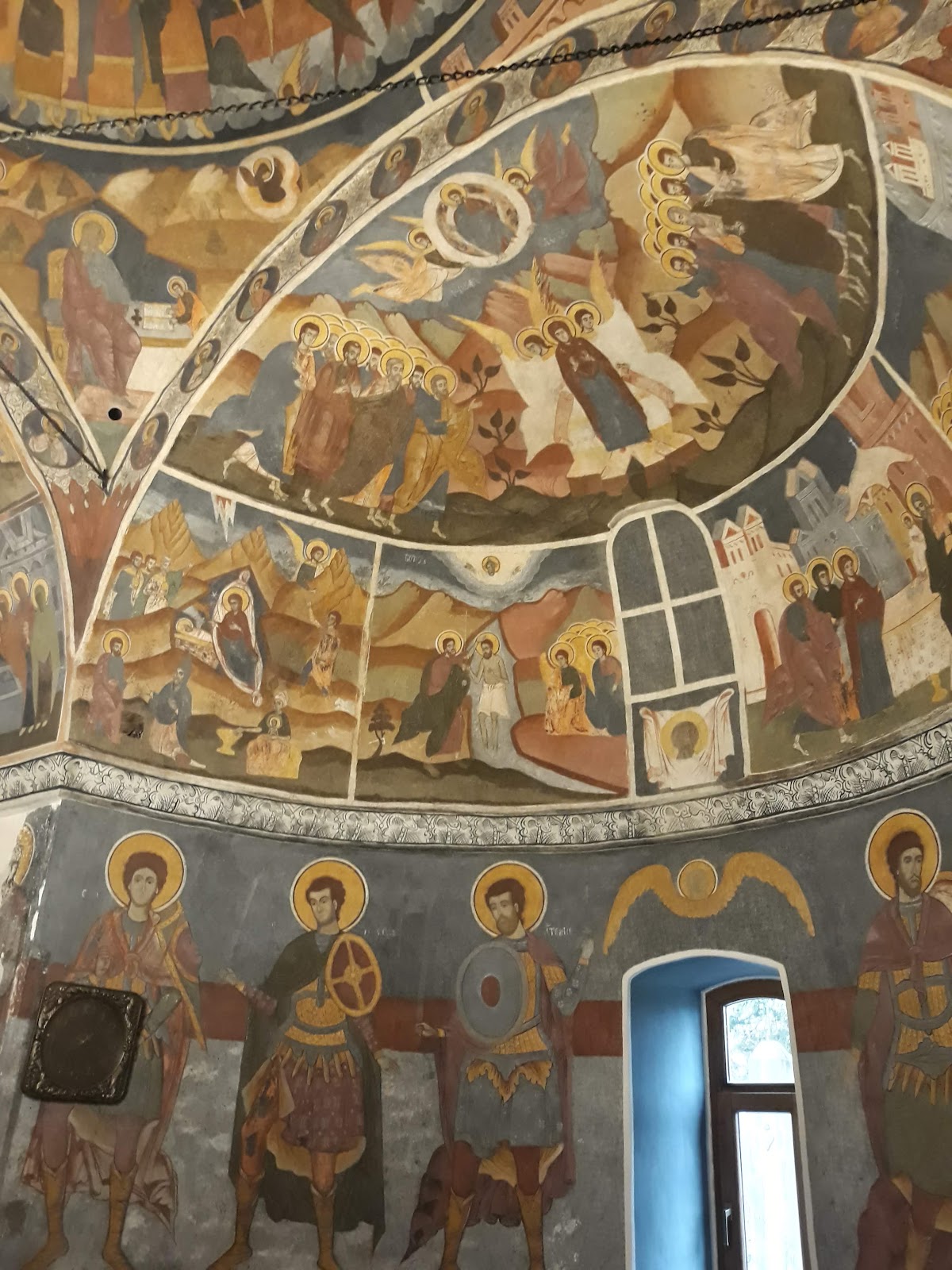 Biserica Galbenă din Urlați - foto 5