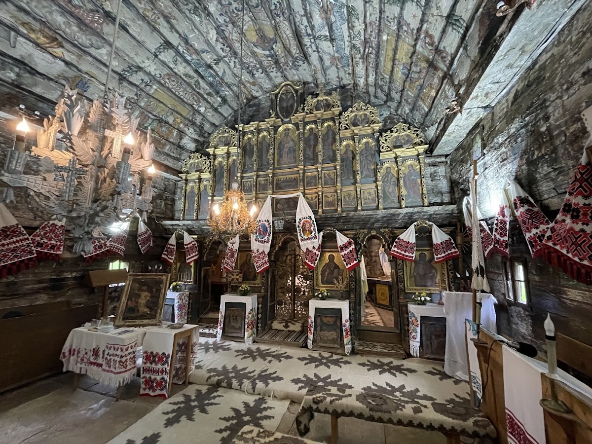 Biserica Greco-Catolică Sfinţii Arhangheli Mihail şi Gavril - foto 2