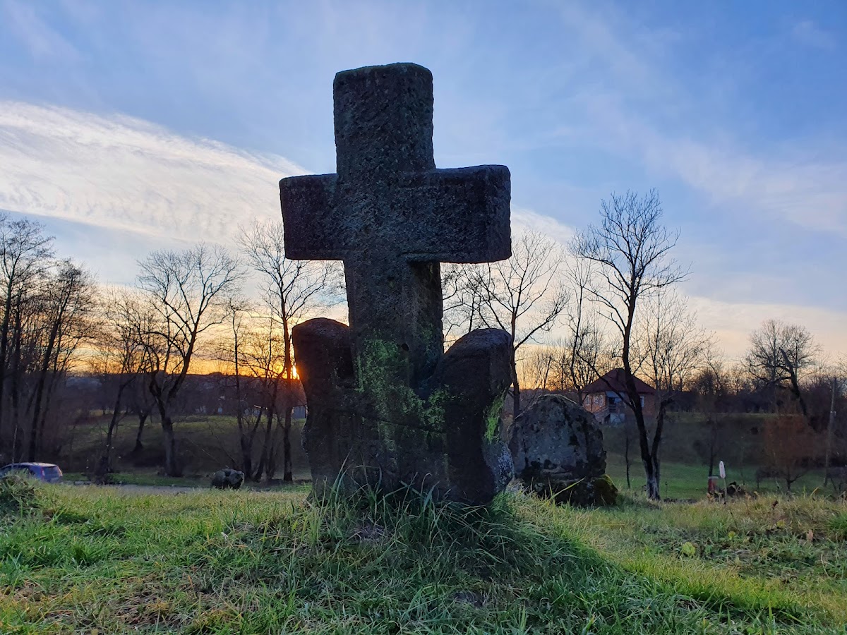 Biserica Greco-Catolică Sfinţii Arhangheli Mihail şi Gavril - foto 5