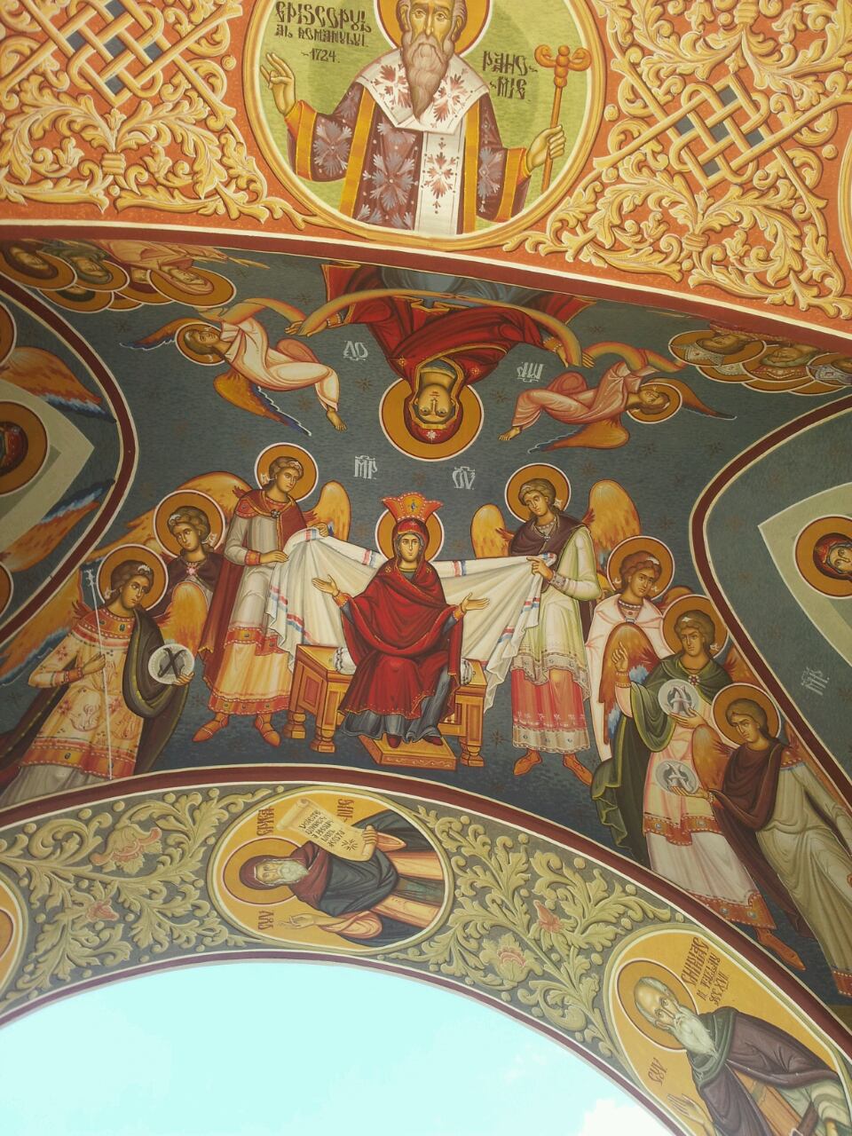 Biserica Izvorul Tămăduirii din Câmpulung Moldovenesc - foto 2