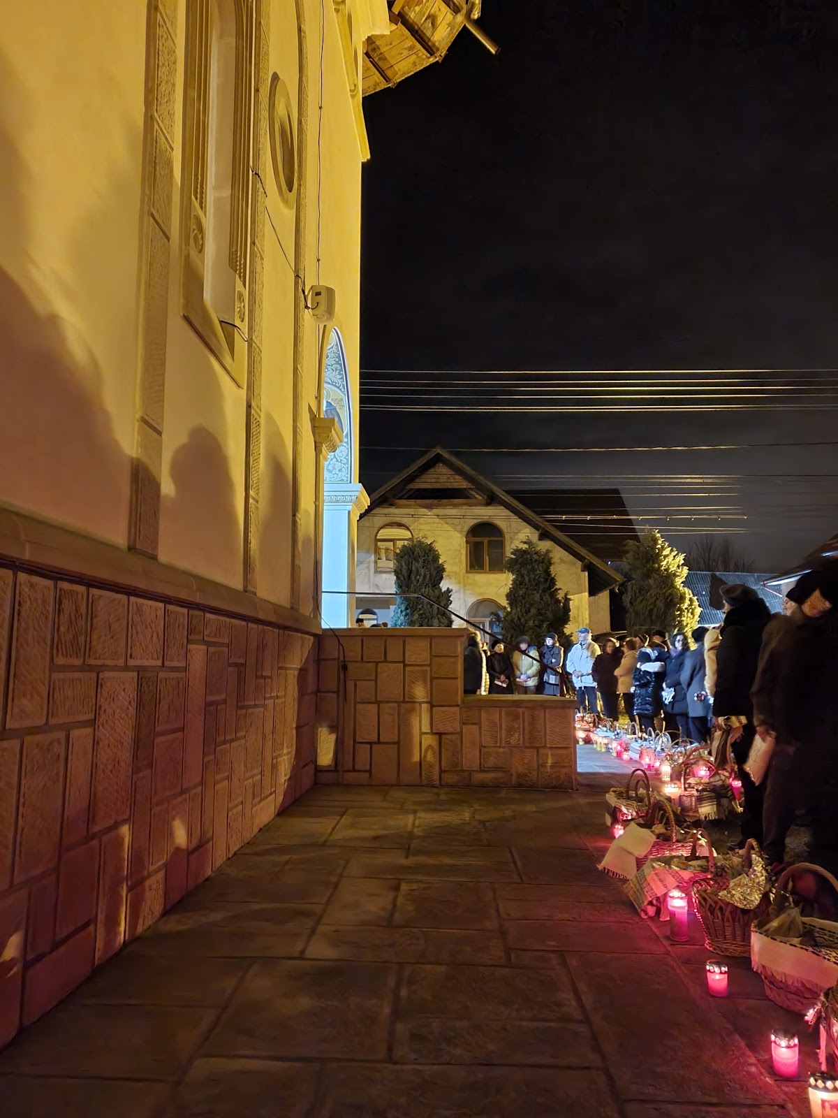 Biserica Izvorul Tămăduirii din Câmpulung Moldovenesc - foto 5