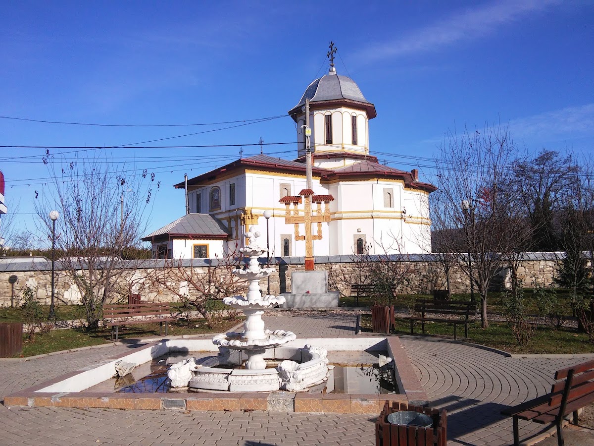 Iglesia Mânăstirea - foto 2