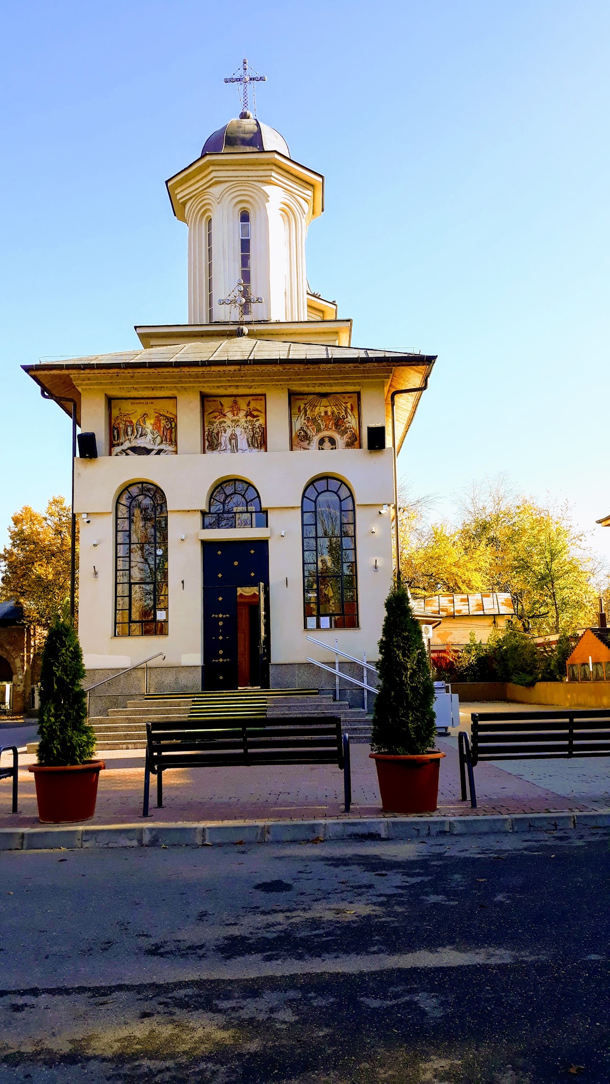 Biserica Mărcuța - foto 4