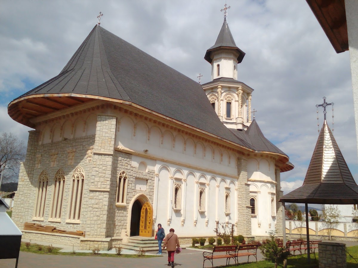 Kirche „Maria Magdalena’’ Onești - foto 2