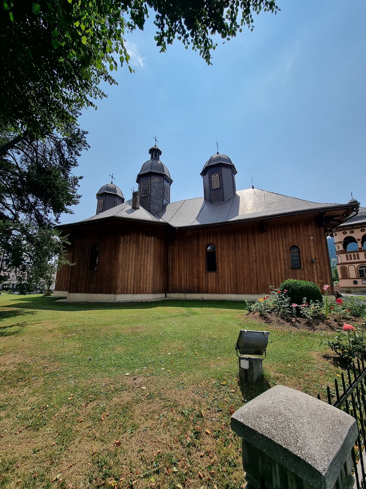 Biserica Nașterea Maicii Domnului (Biserica de Lemn) - foto 1
