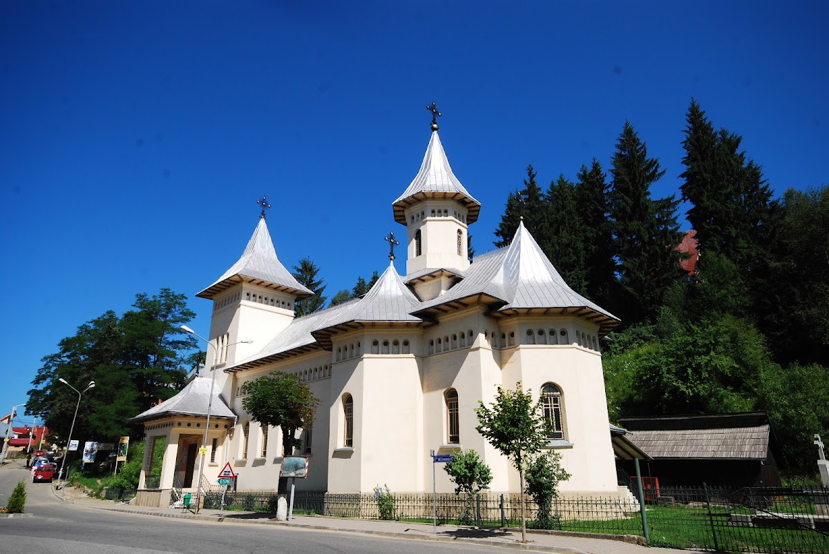 Biserica Nașterea Maicii Domnului din Vatra Dornei, Vatra Dornei