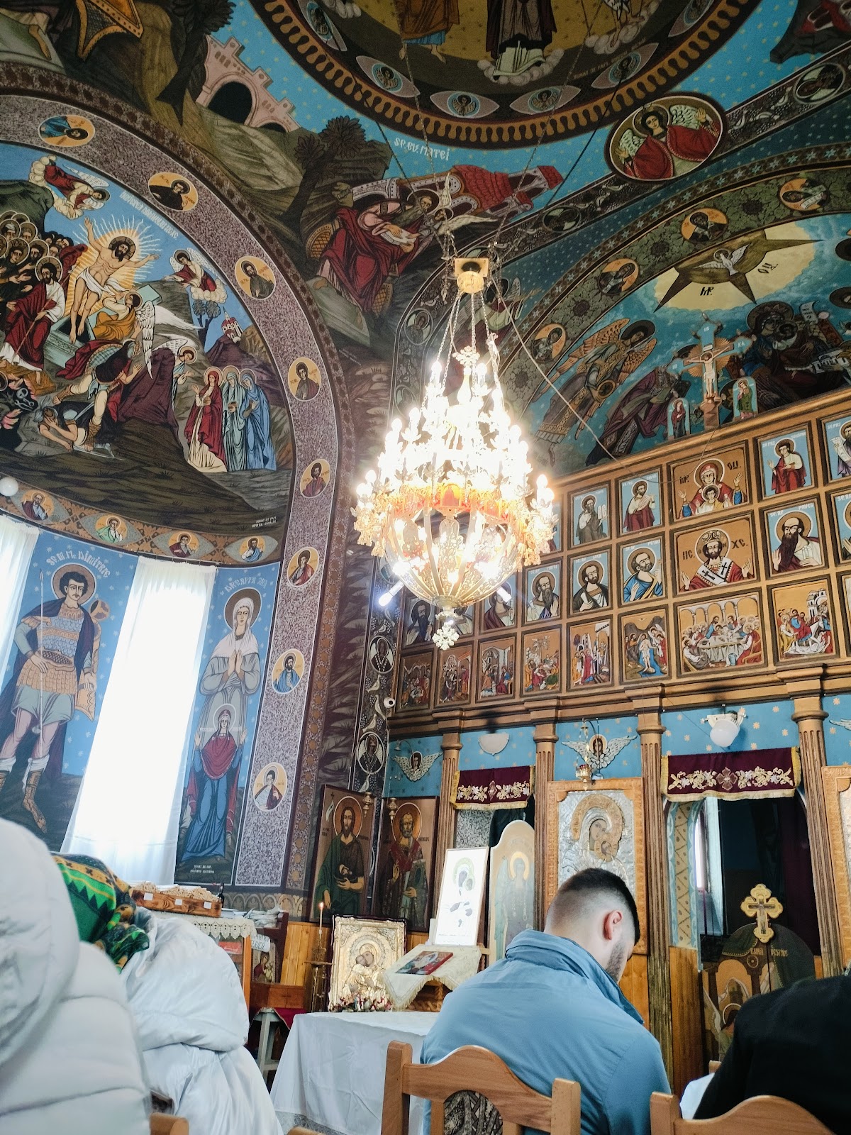 Biserica Nașterea Maicii Domnului Parohia Jitaru - foto 4