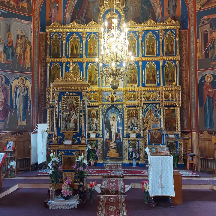 Biserica Nașterea Maicii Domnului Tomești 1 - foto 2