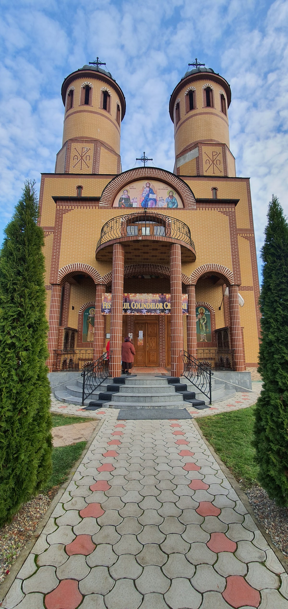 Biserica Naşterea Sfântului Ioan Botezătorul - foto 2