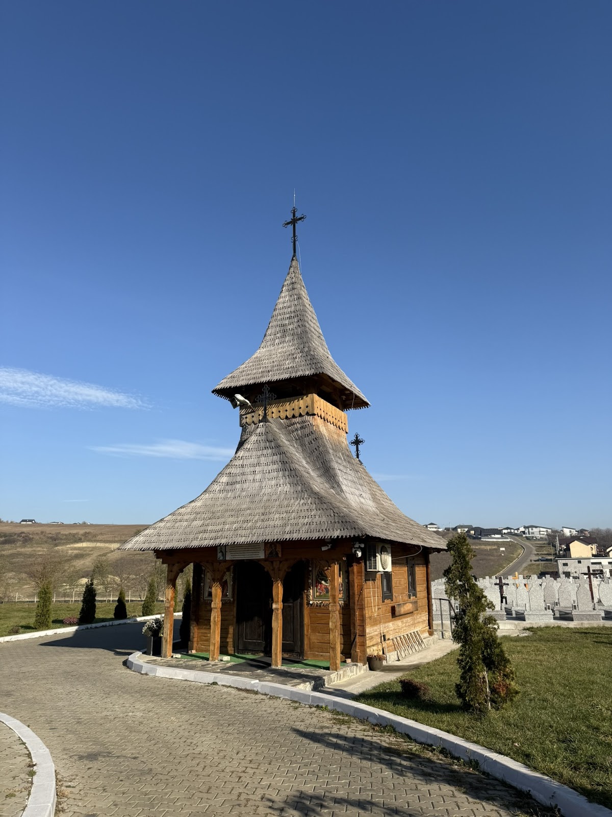 Iglesia de la "Natividad de San Juan Bautista" - Valea Adâncă - foto 3