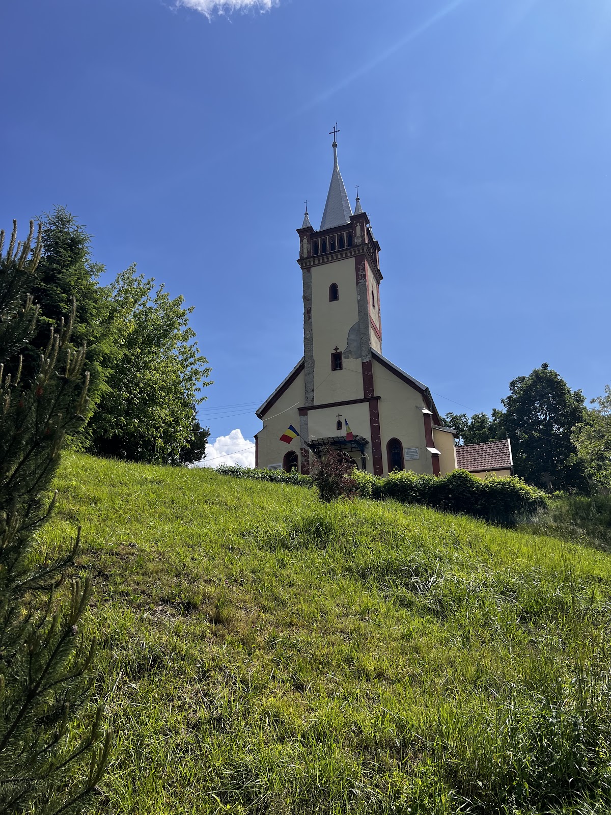 Biserica Ortodoxa "Adormirea Maicii Domnului"
