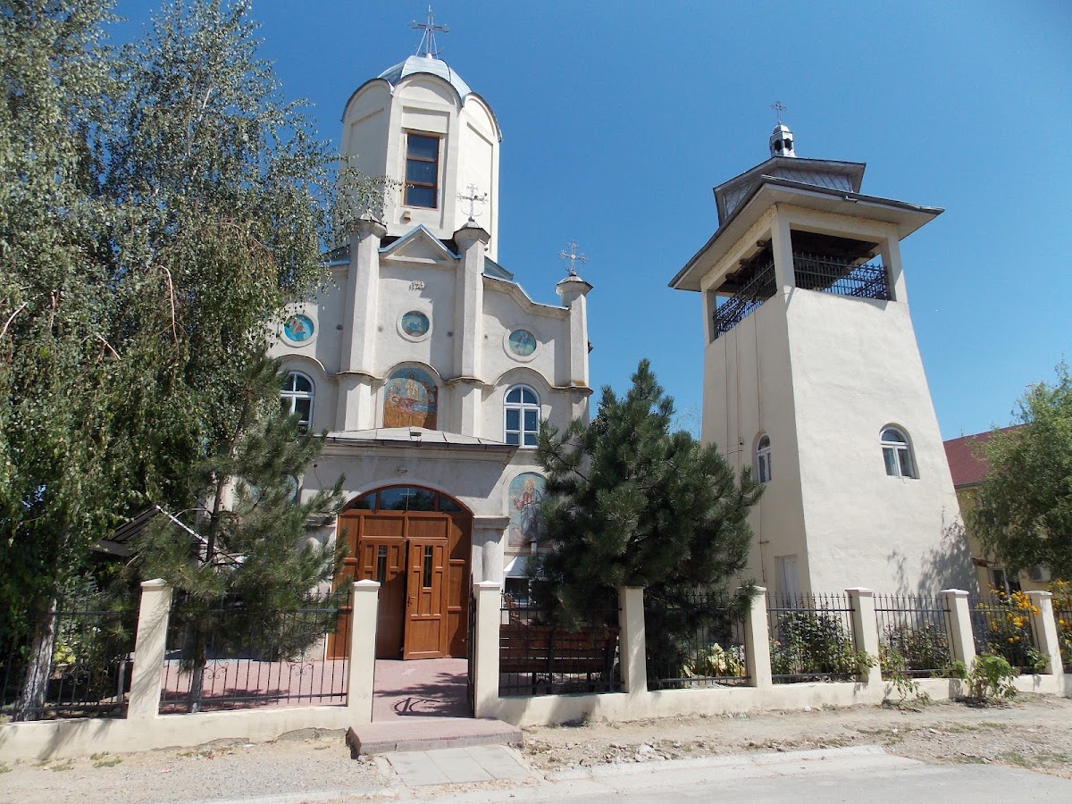 Biserica Ortodoxa „Adormirea Maicii Domnului” Fetesti