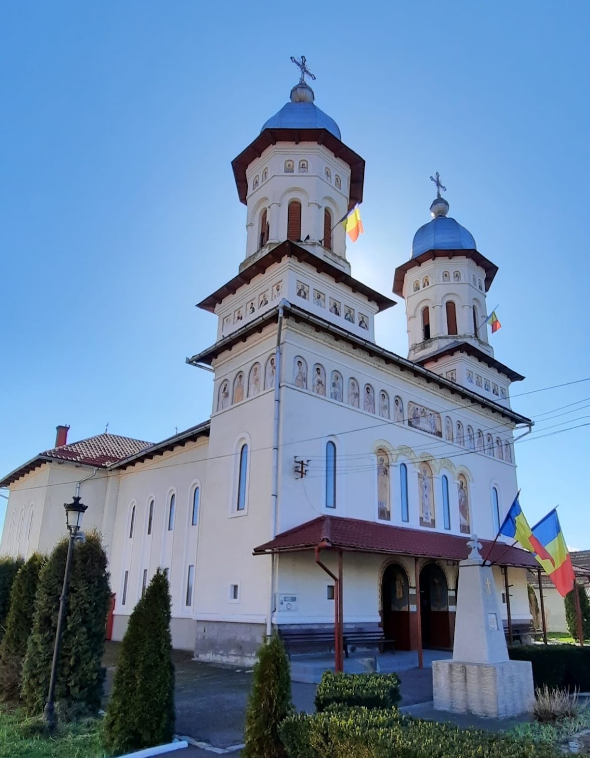 Biserica Ortodoxă cu hramul ,,Sfântul Ierarh Nicolae" Reghin Apalina, Reghin