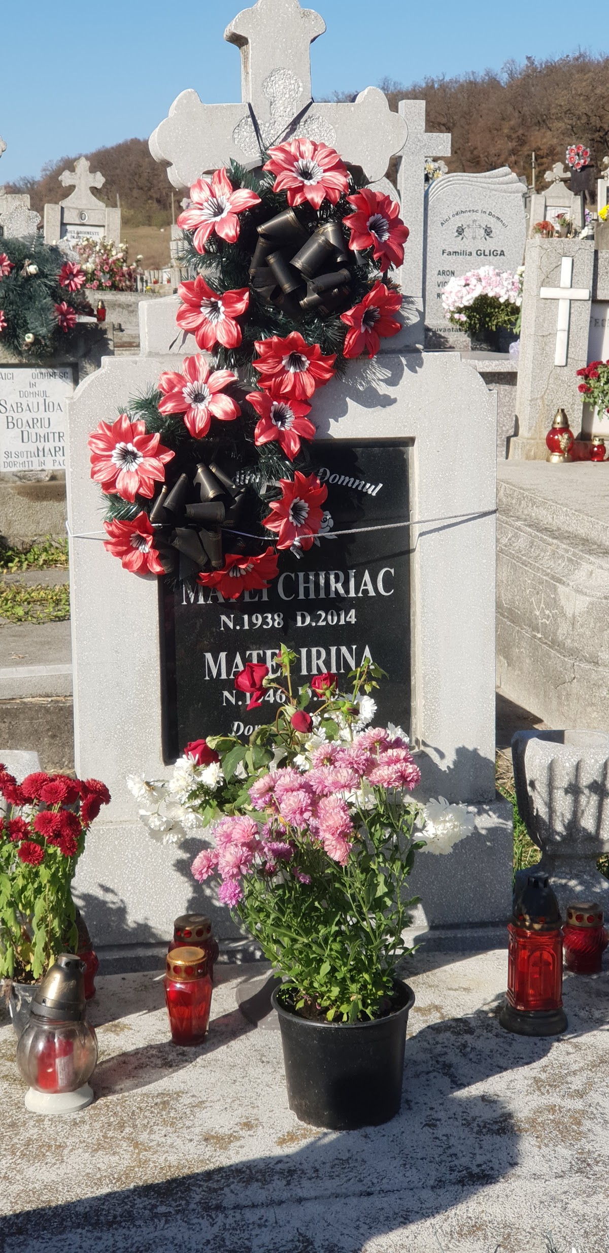Biserica Ortodoxă cu hramul ,,Sfântul Lazăr" - Reghin - foto 4