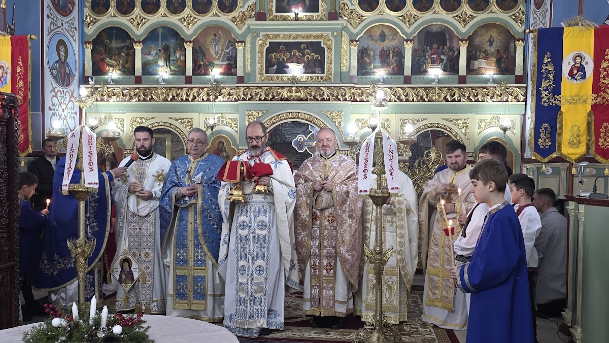 BISERICA ORTODOXĂ ROMÂNĂ SEMLAC - foto 2